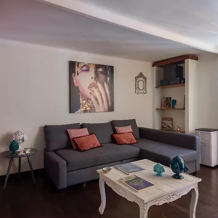 Fori Imperiali Lovers * روما