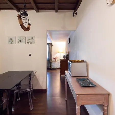 Fori Imperiali Lovers * روما