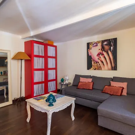 Fori Imperiali Lovers روما